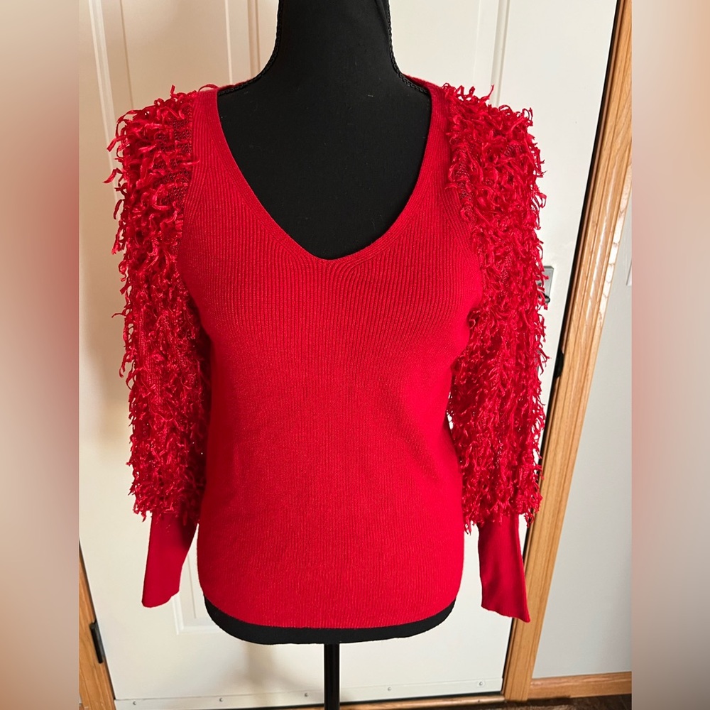 New Sioni Milano crimson long textured sleeve V neck pull over sweater. Size XS